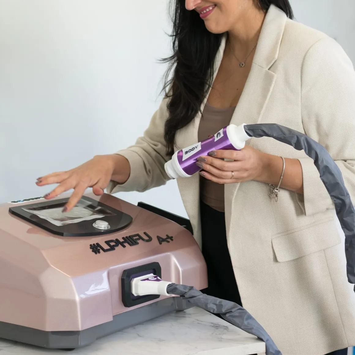 Cosmetologia Avanzada: HIDRAFACIAL Y LPHIFU A +