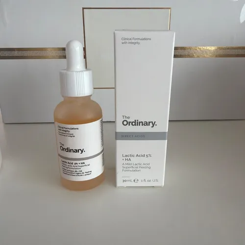 The Ordinary Láctico 5% + HA