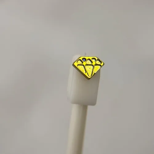 Top diamond carved