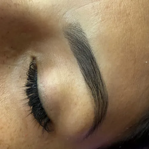 Henna Brows (color en cejas)+ Diseño y perfilado de cejas 