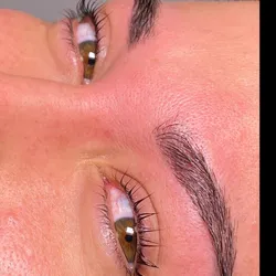 Perfilado de cejas y rostro 