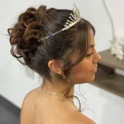 Peinado y maquillaje 
