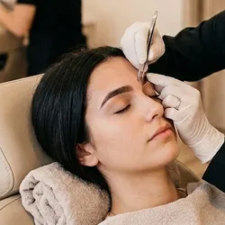 Perfilado artesanal de cejas