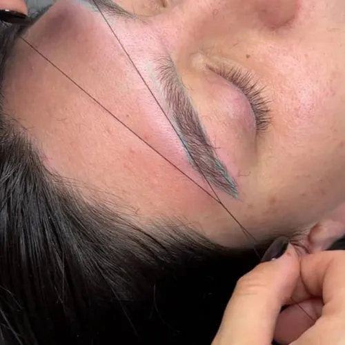 Perfilado de cejas Hilos