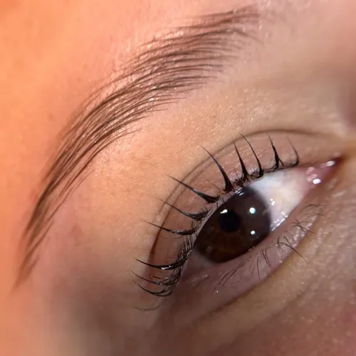 Lifting de pestañas coreano + Laminado de cejas nutritivo