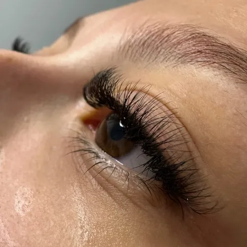 Extensiones efecto rimmel tecnológico 