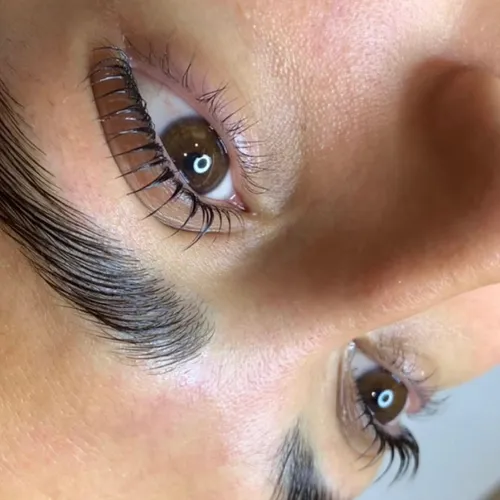 PROMO LIFTING + LAMINADO DE CEJAS (incluye diseño + perfilado) ✨