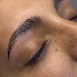 Laminado de cejas 