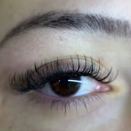 Extensiones de pestañas-Efecto anime o manga o wispy-Su base puede ser de 3D-4D-5D o 6D