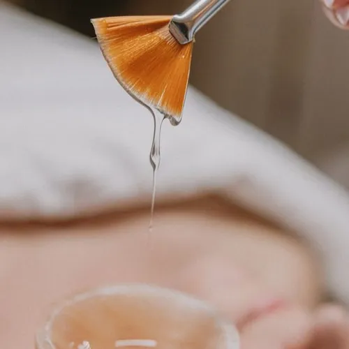 Higiene facial + peeling, de Cuidado de la piel 