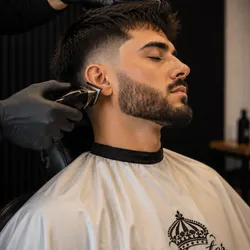 Corte y barba
