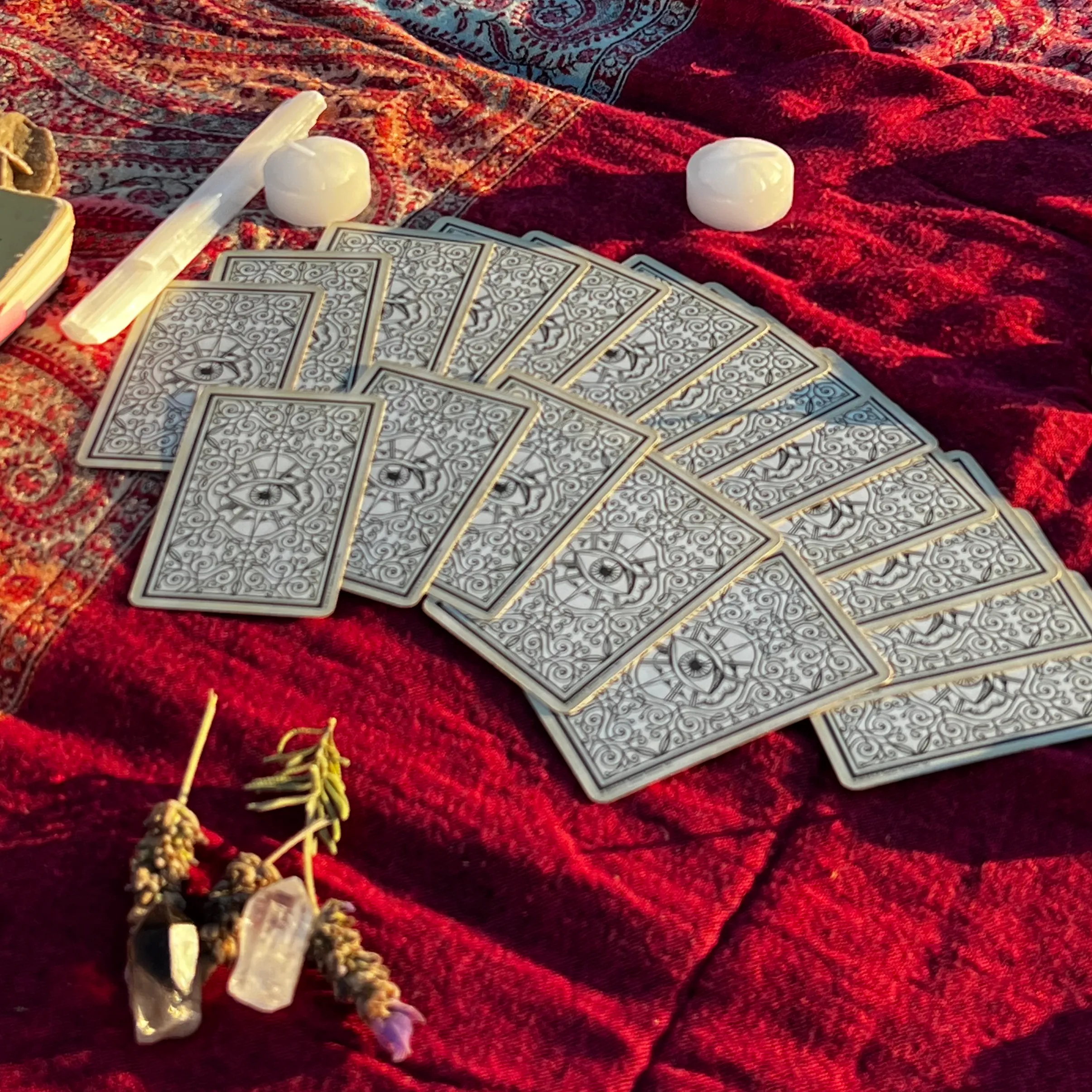 REGISTROS AKÁSHICOS + TAROT Juli Te Cuenta
