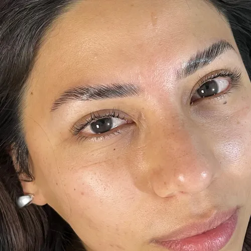 Brow Lamination | Laminado de cejas