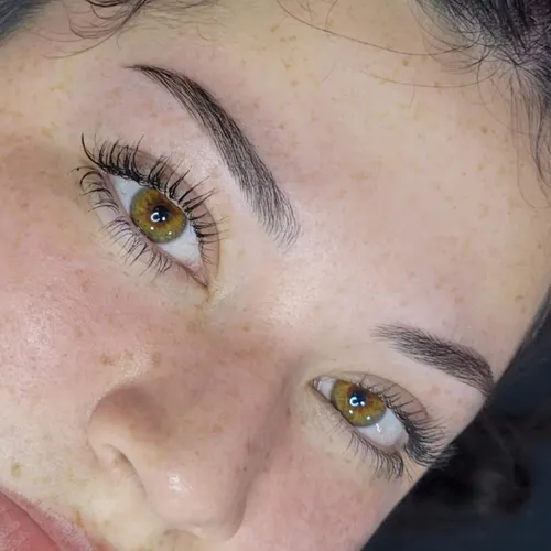 Diseño y perfilado de cejas