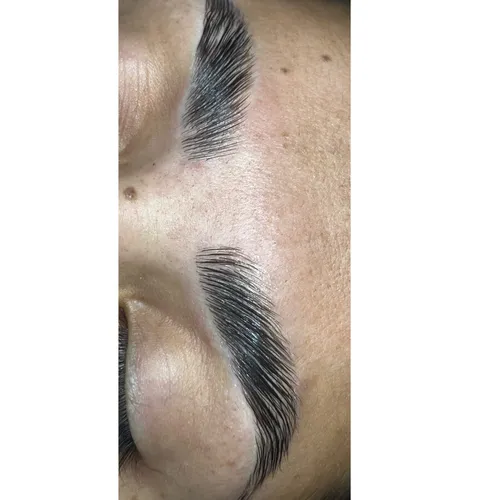 Laminado de cejas