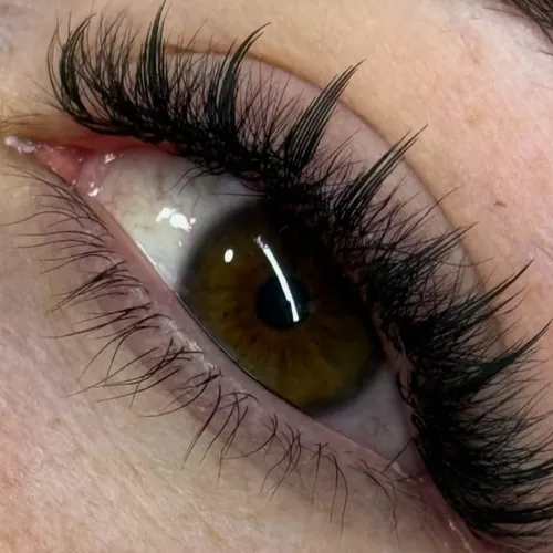 Volumen tech + spire lashes (anime)