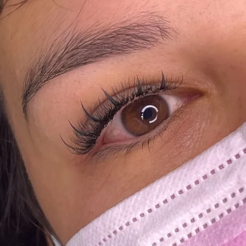 Volumen tech + spire lashes (efecto anime)