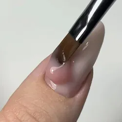 Arreglo de una uña con gel