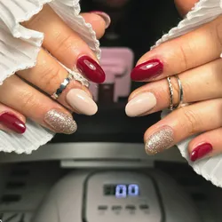 MANICURIA  CON SEMIPERMANENTE LISO 