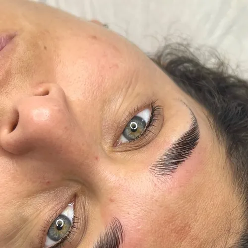 Laminado de cejas + Perfilado de cejas 