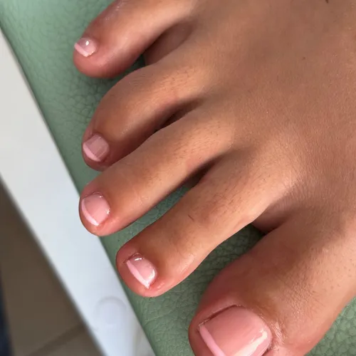 Esmaltado semi en pies CON DISEÑO (BELLEZA DE PIES)
