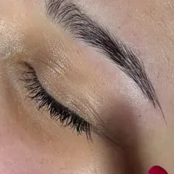 Perfilado de cejas