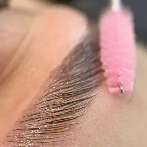 Laminado de cejas