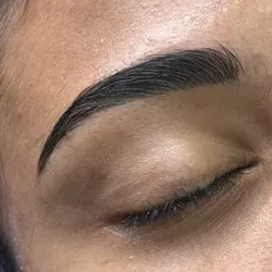 Laminado de cejas