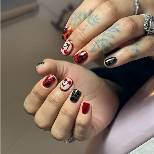 Capping polygel con diseño (auras, nail art, french, pedrería, etc) 