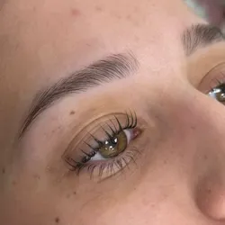 Lifting de pestañas / tinte e hidratacion + Perfilado de cejas