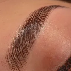 Laminado de cejas 