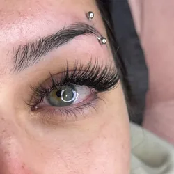 Wispy lashes