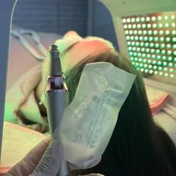 • Microneedling •