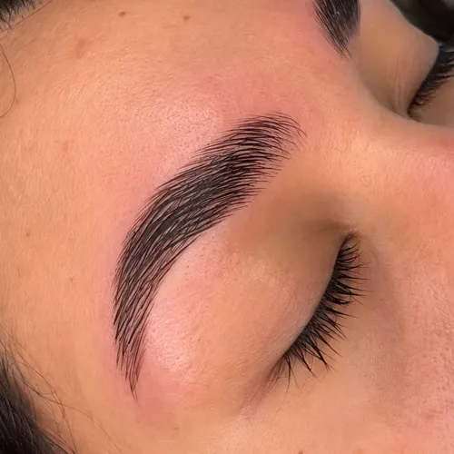 Laminado de cejas, de Honne beauty studio