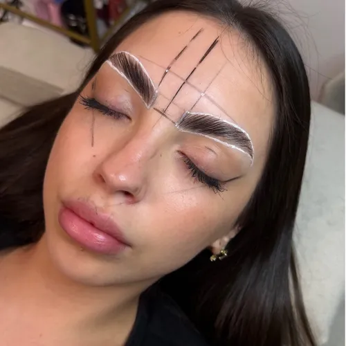 Diseño y Depi de Cejas