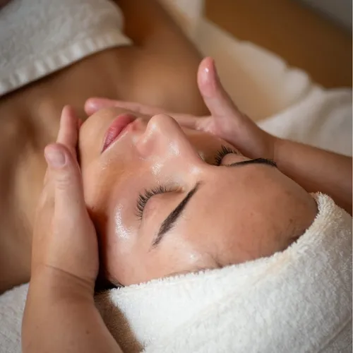 Limpieza Facial con Extracciones