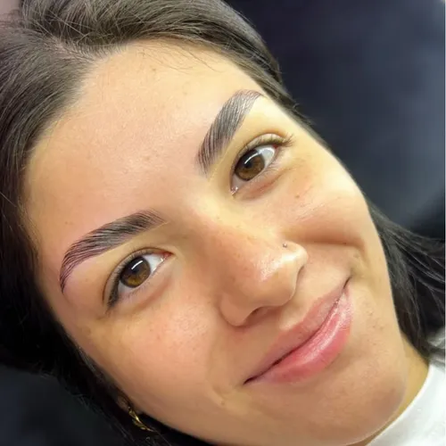 Diseño y perfilado + Laminado de cejas, de Robles Studio
