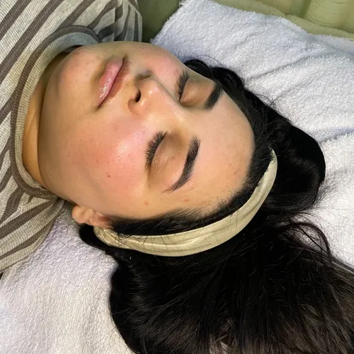 Limpieza exprés+depilación facial, de Alabastro 