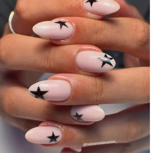Kapping gel, con 2 uñas con deco simpme, de Te Diseño las Uñas