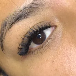 Extensiones de pestañas - Efecto Rimel