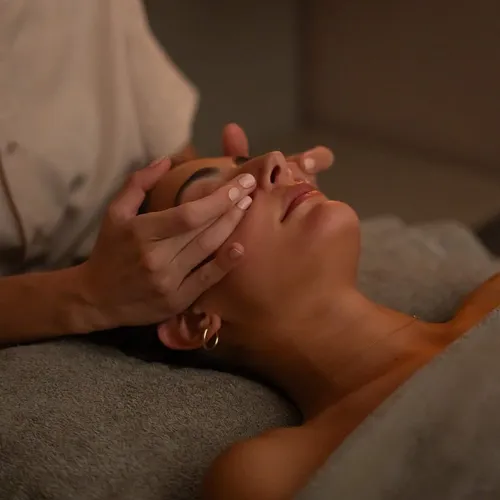 Masaje terapéutico, de Studio Wellness