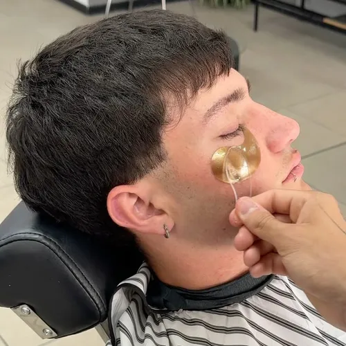 Corte Volumen (Corte,barba,lavado,cejas,skincare), de Volumen 1 Barber Studio