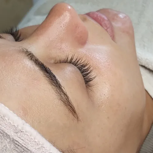 Limpieza facial con dermaplaning 