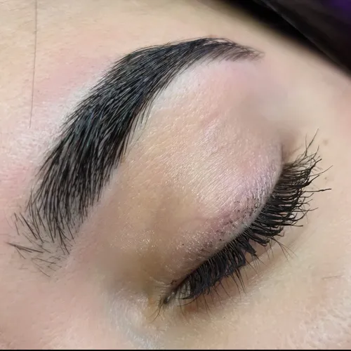 Diseño y perfilado de cejas (coordinar por privado)
