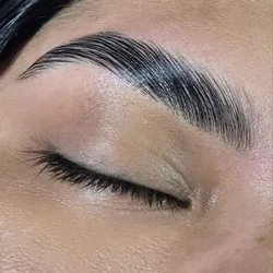 Laminado de cejas ( incluye diseño y perfilado de cejas)