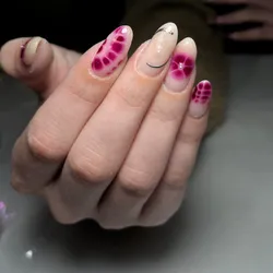 Uñas esculpidas en gel con Diseño