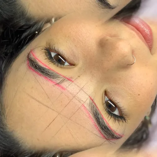 Diseño y perfilado de cejas