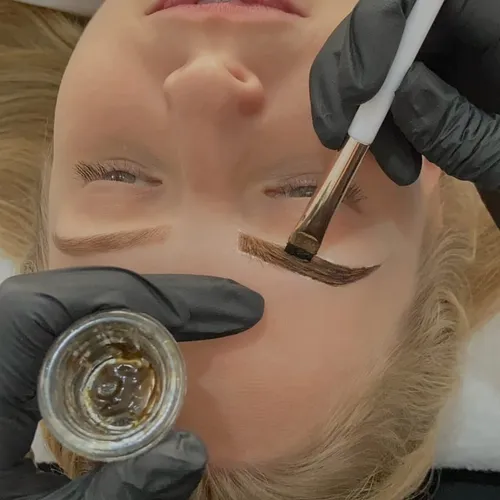 Perfilado de Cejas + Henna