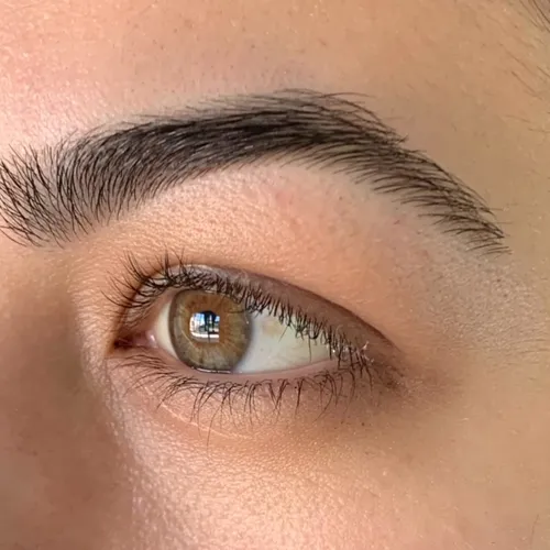 Diseño de cejas con Agos