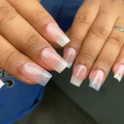Uñas Soft Gel(largo 5)+retiro solo servicio para clientas